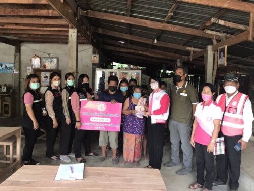 19 เมษายน 2565 สำนักงานพัฒนาสังคมและความมั่นคงของมนุษย์จังหวัดอำนาจเจริญ ลงพื้นที่มอบเงินสงเคราะห์ จำนวน 3,000 บาท ขับเคลื่อนการดำเนินงานตามโครงการขับเคลื่อนการดำเนินงานขจัดความยากจนและพัฒนาคนทุกช่วงวัยอย่างยั่งยืน ตามหลักปรัชญาของเศรษฐกิจพอเพียง ประจำปีงบประมาณ พ.ศ. 2565 ให้กับกลุ่มเปราะบางในจังหวัดอำนาจเจริญ “โครงการตามข้อสั่งการของท่านผู้ว่าราชการจังหวัดอำนาจเจริญ (นายทวีป บุตรโพธิ์)”